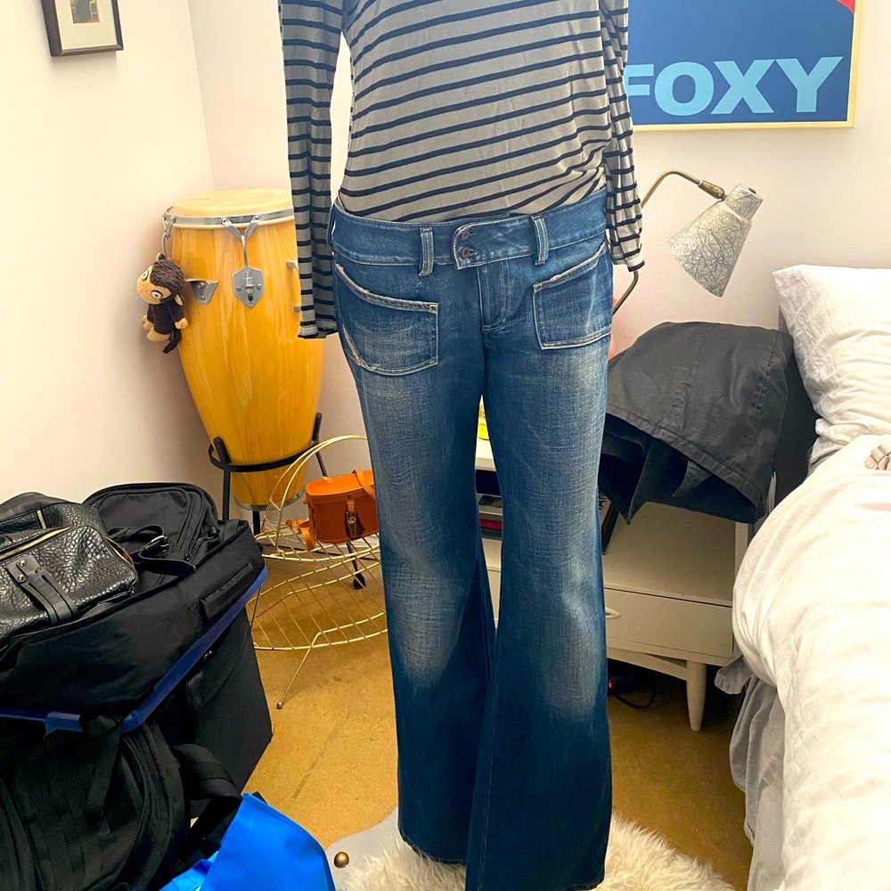 Diesel low waist jean . 70s style amazing front pockets . Size 30 ..runs small.